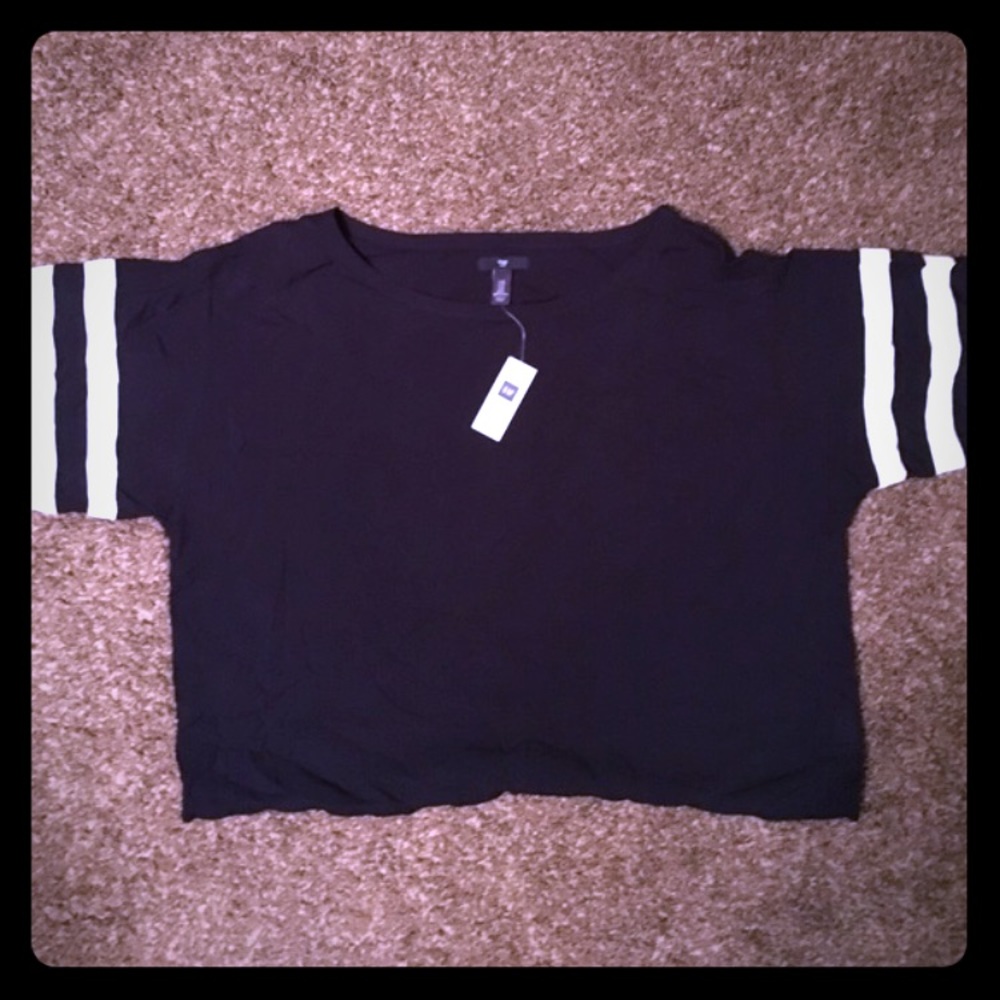 3 for $10🌺 🌸GAP Crop NWT SZ XL